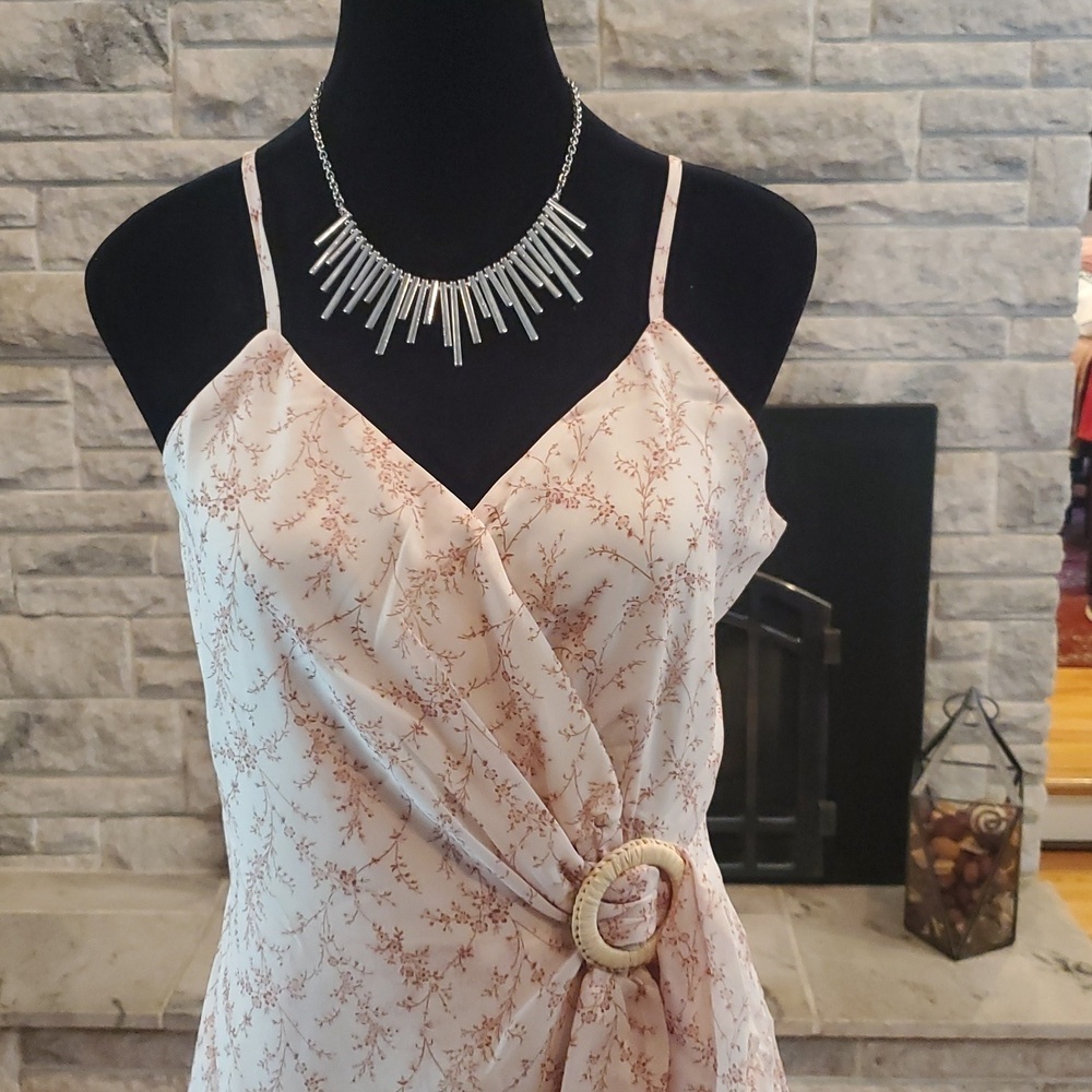 2/$25 Promesa Floral Faux Wrap Dress with Buckle. Size Medium - Picture 2 of 8